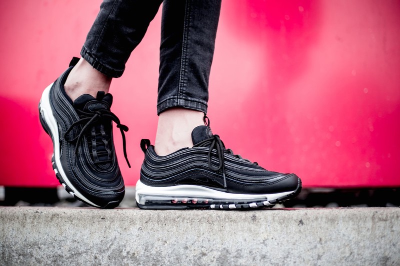 Black air max 97 on feet online